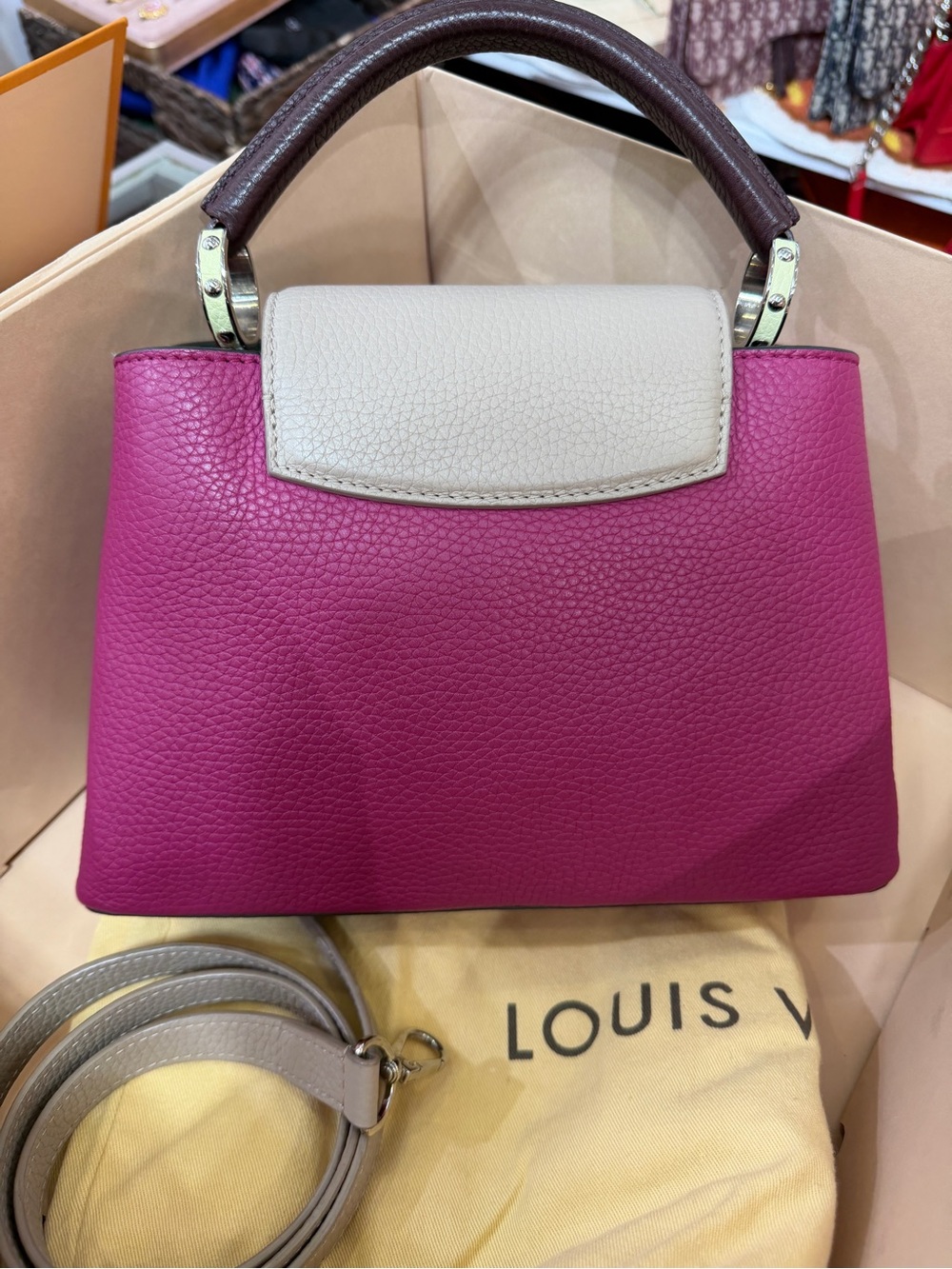 Lv - Picture 3 of 8